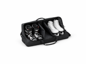 skistøvler og skøyter i bag